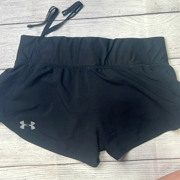 Women Under Armour black shorts size Small - Picture 1 of 5